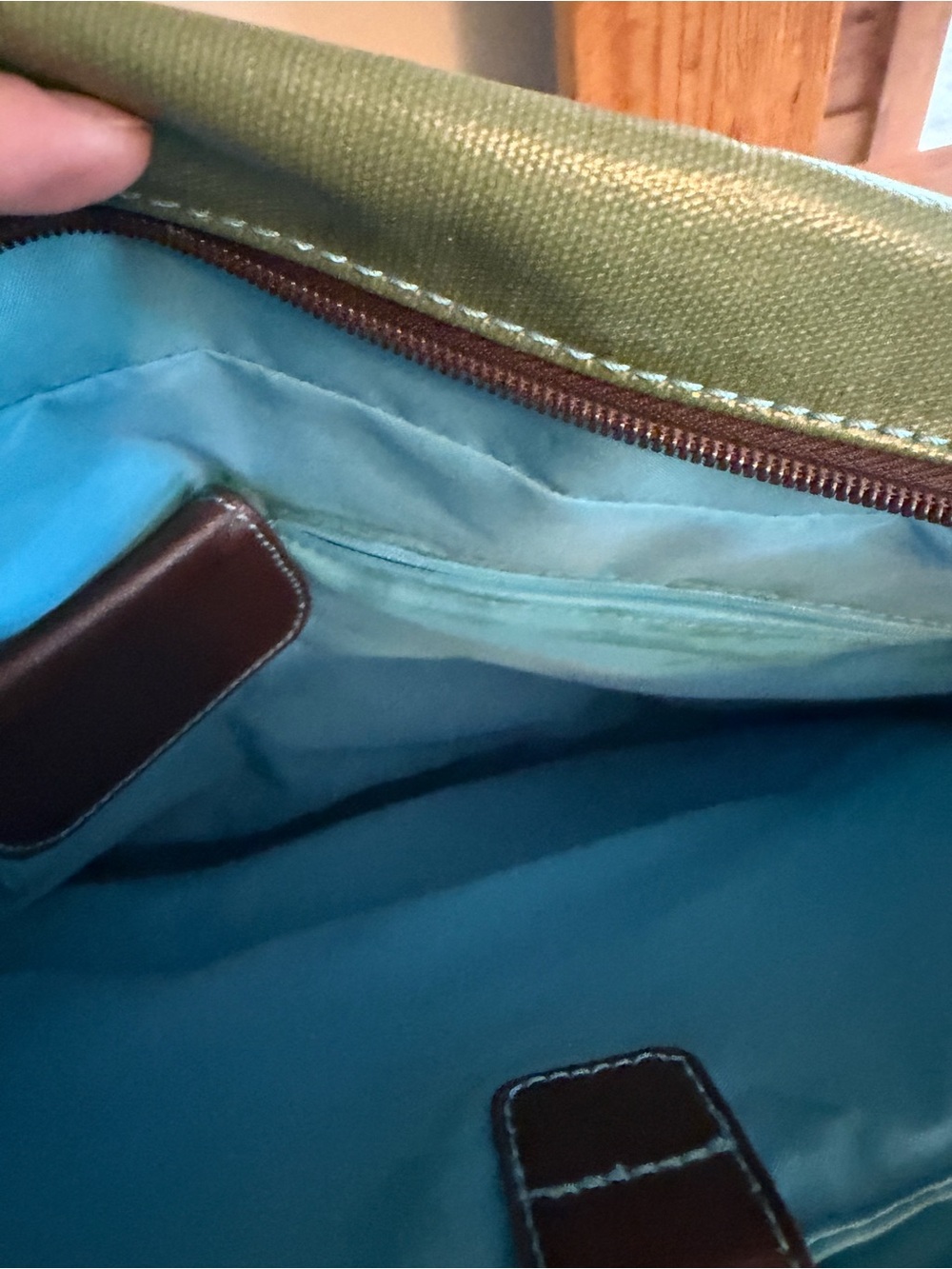 Urban Junket Green Leather carry on bags - Picture 3 of 8